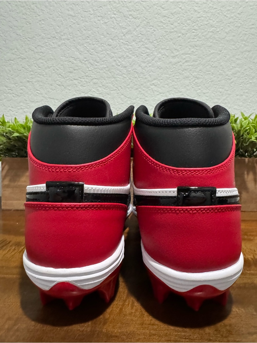 Nike Air Jordan 1 Mid TD Bred Toe Football Cleats FJ6805-601 Men’s Size 10.5 - Picture 4 of 11